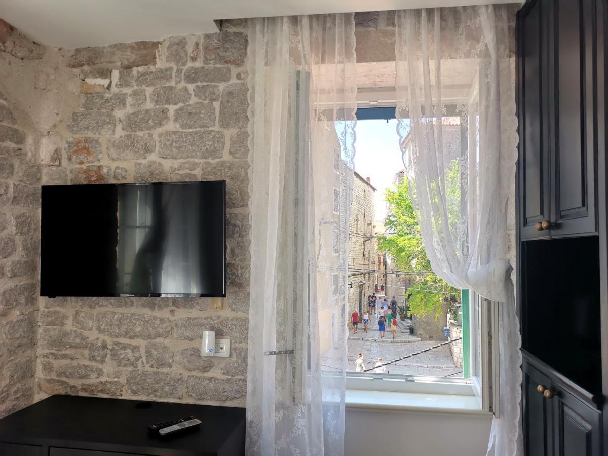 L&L Rooms Royal Sibenik Exterior photo