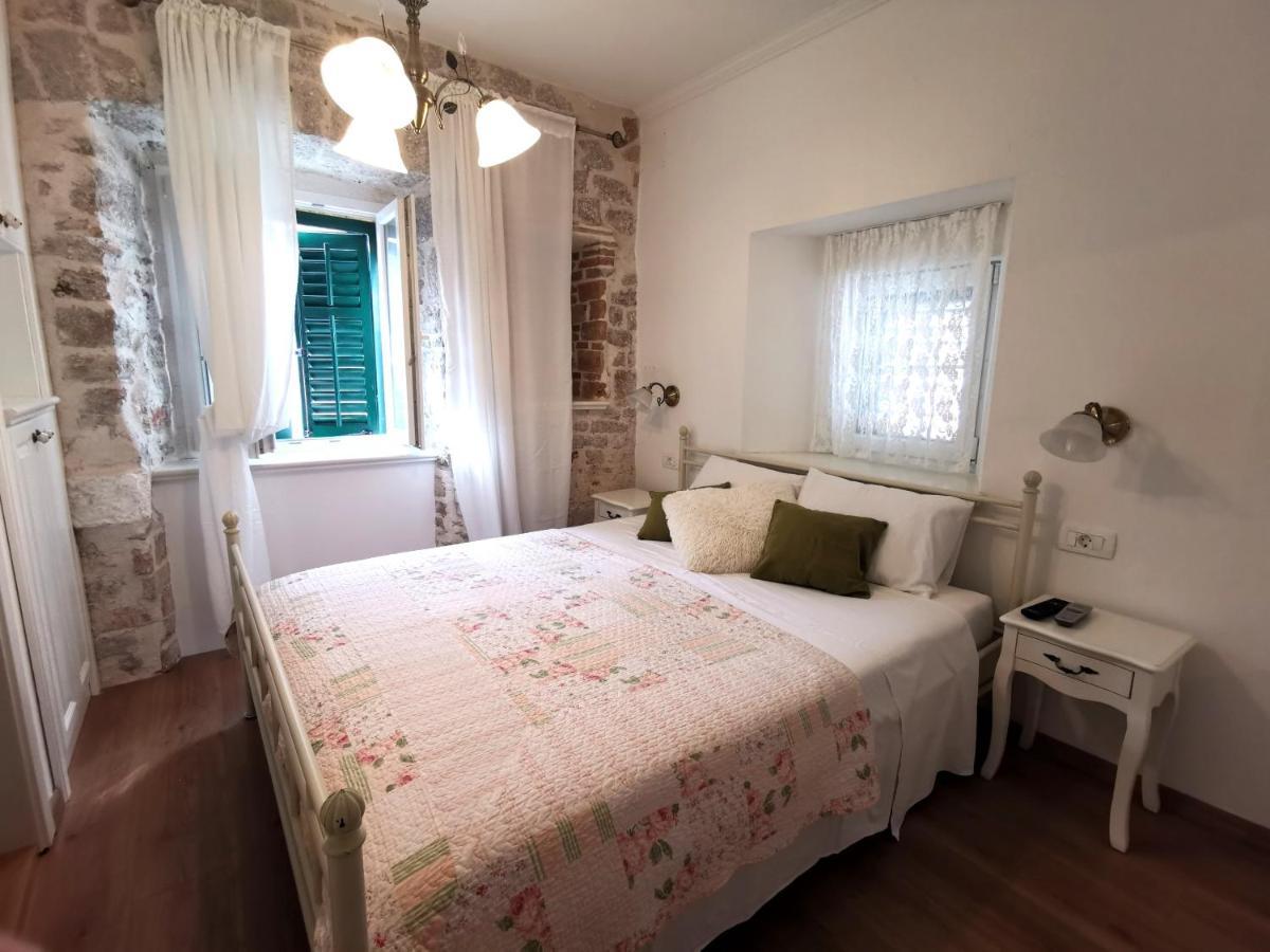 L&L Rooms Royal Sibenik Exterior photo