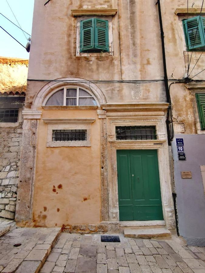 L&L Rooms Royal Sibenik Exterior photo