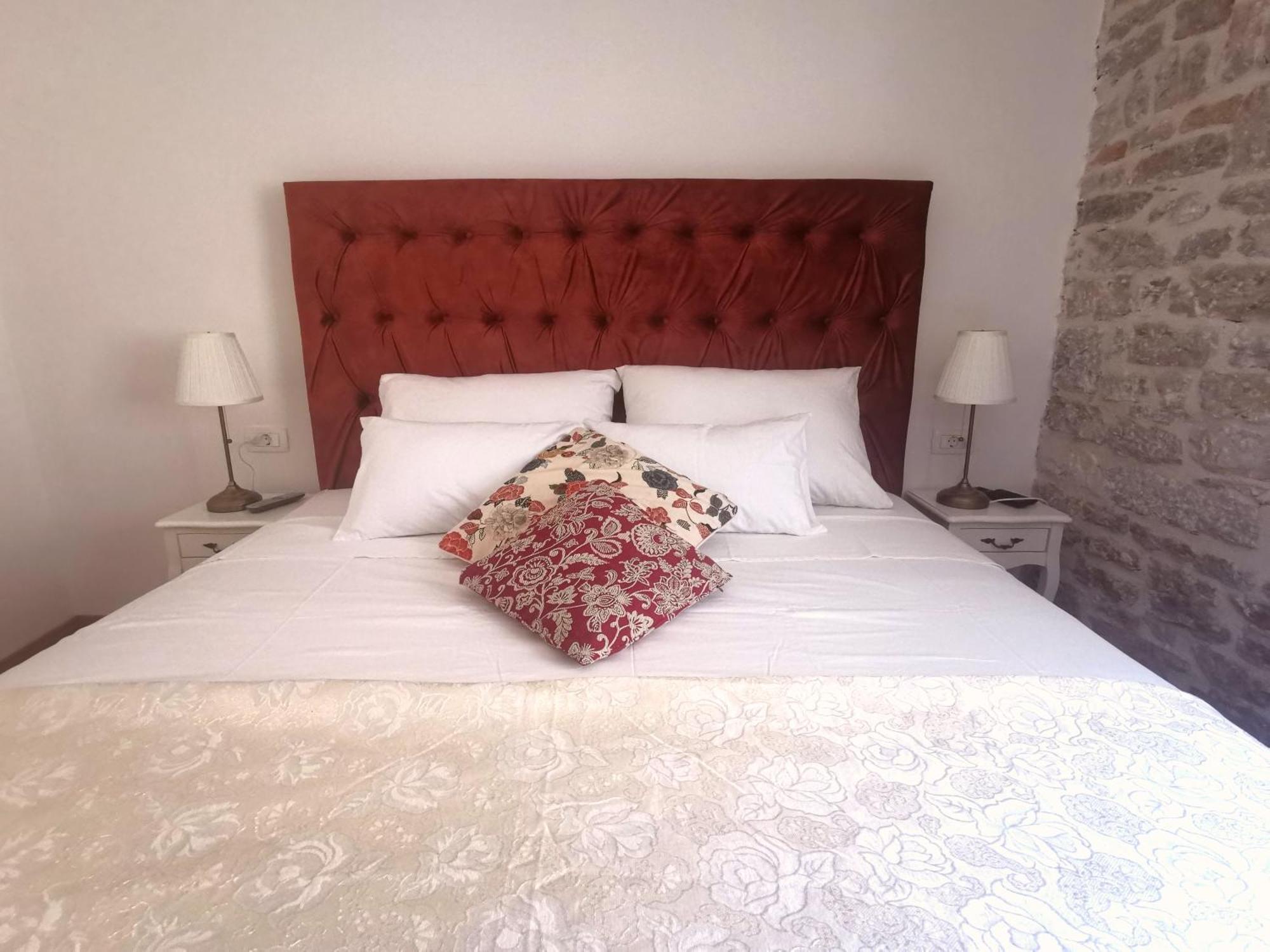 L&L Rooms Royal Sibenik Exterior photo
